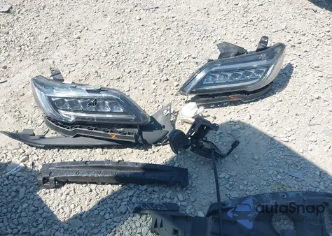 2018 Acura Rdx Advance Package z USA, uszkodzony, nr VIN 5J8TB4H73JL013097